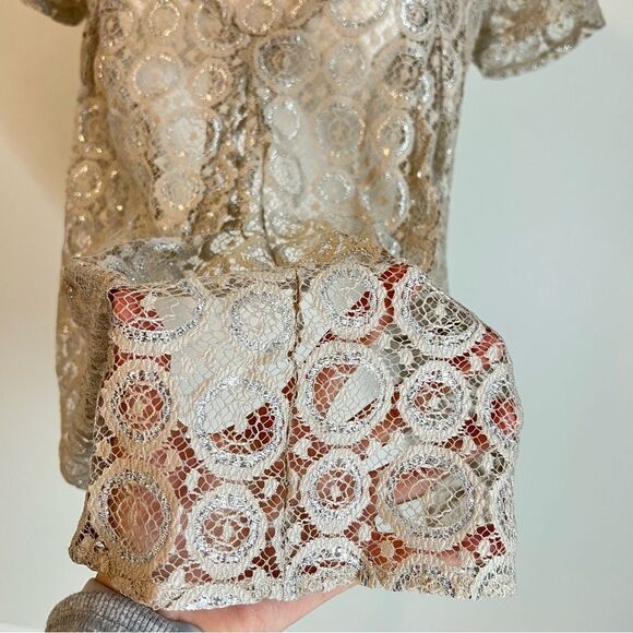 Anthropologie Akemi & Kim Metallic Lace Blouse Size Small Short Sleeve - Picture 5 of 9
